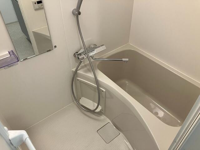 147000