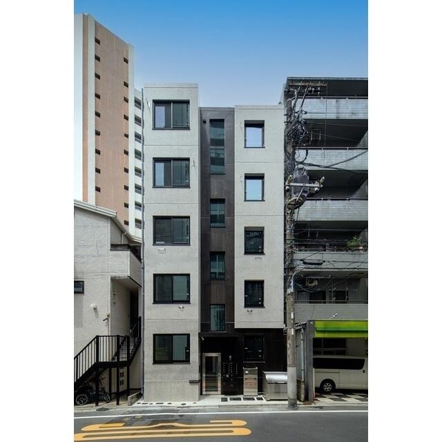 161000