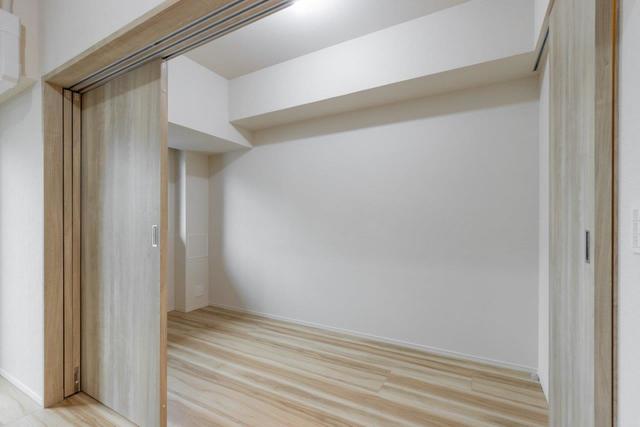 187000