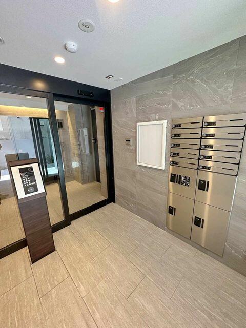 156000