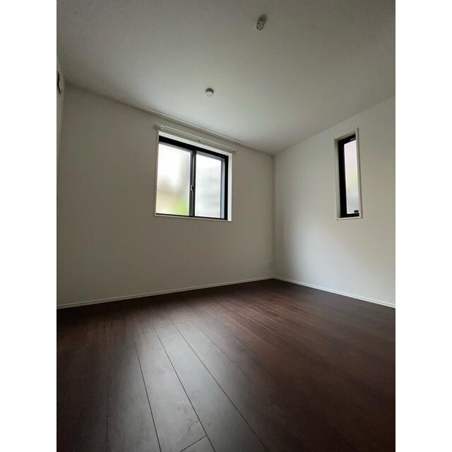 225000