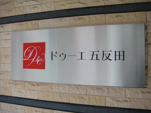 230000
