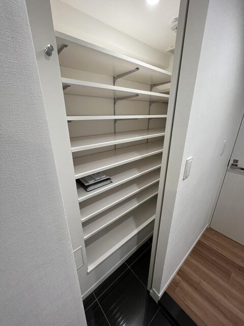 169000