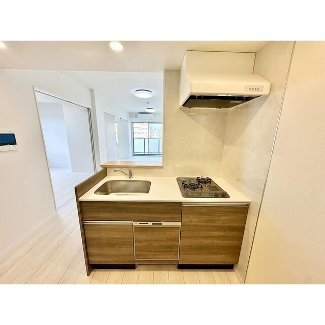 215000
