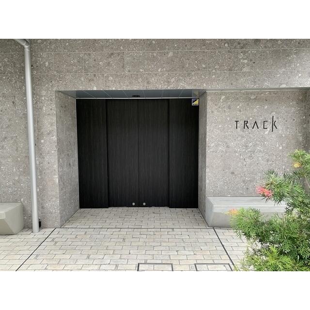 246000