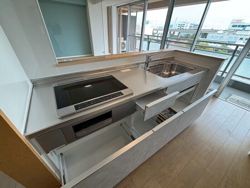 198000