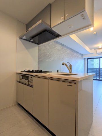 189000