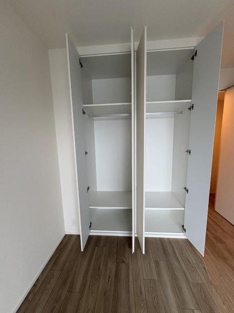 162000