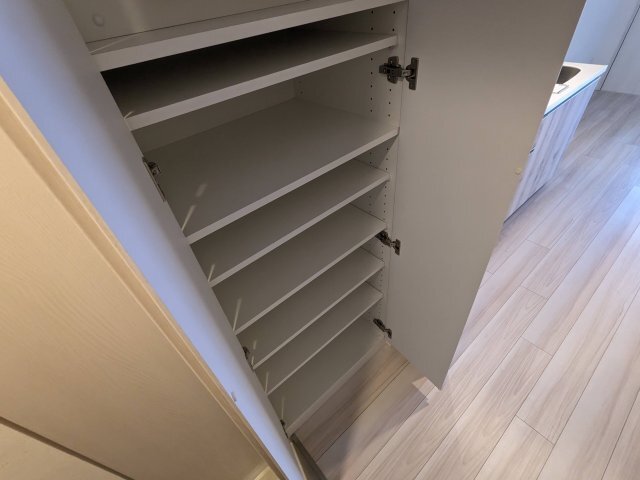 225000