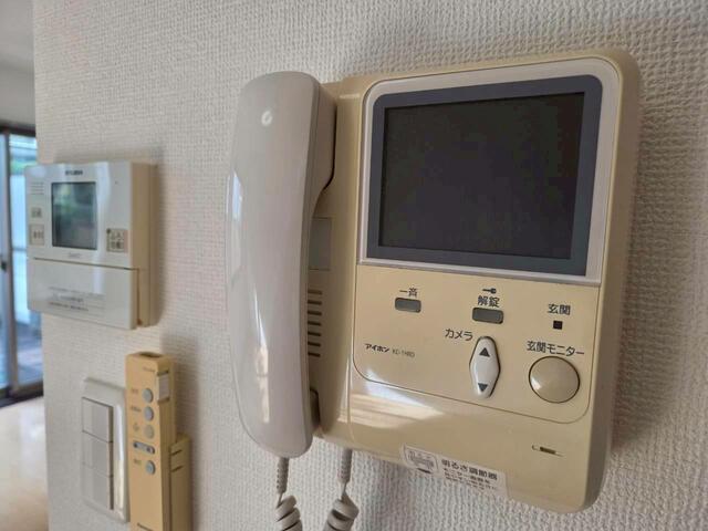 368000