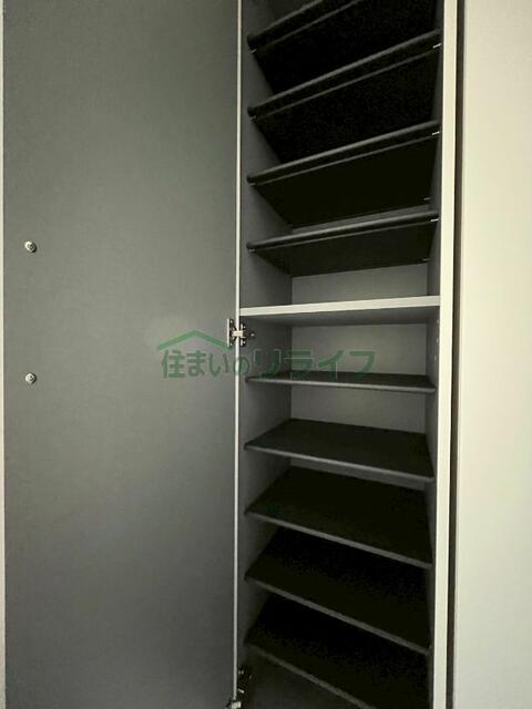 185000