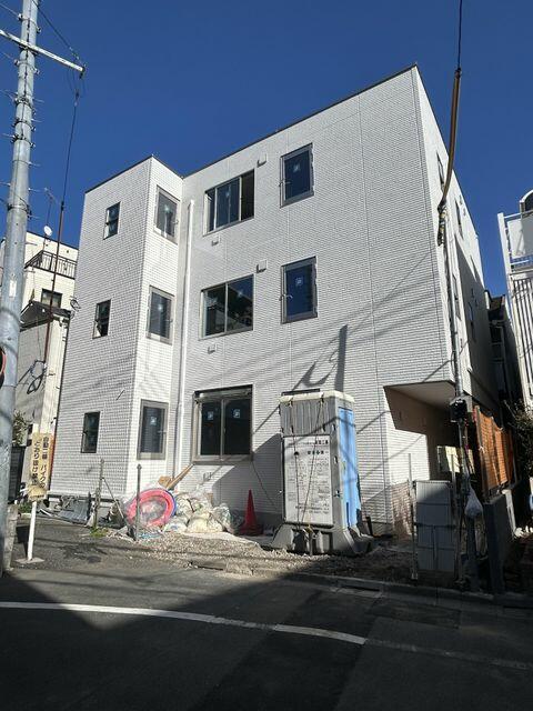 185000