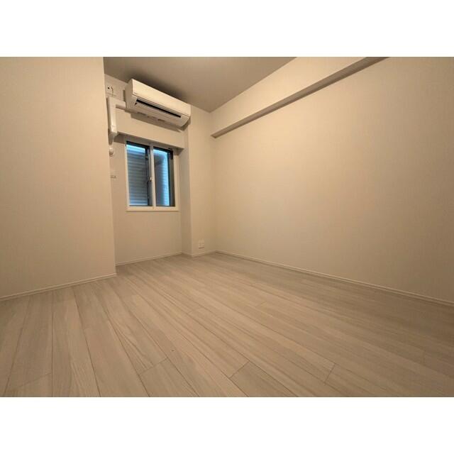 310000
