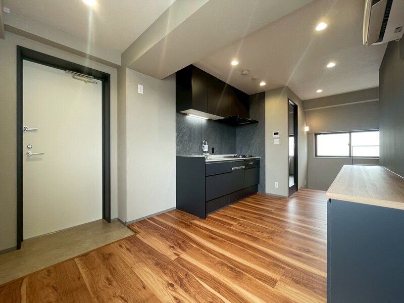 360000