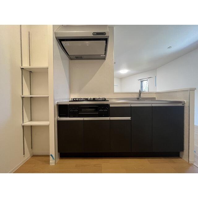 215000