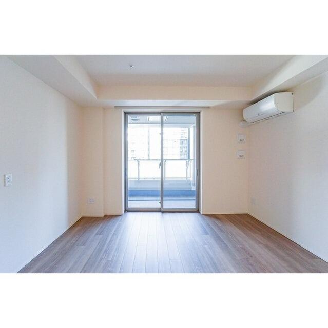 235000