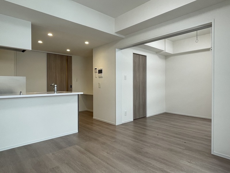 219000