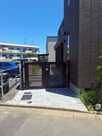258000