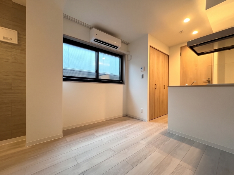178000