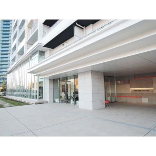 208000