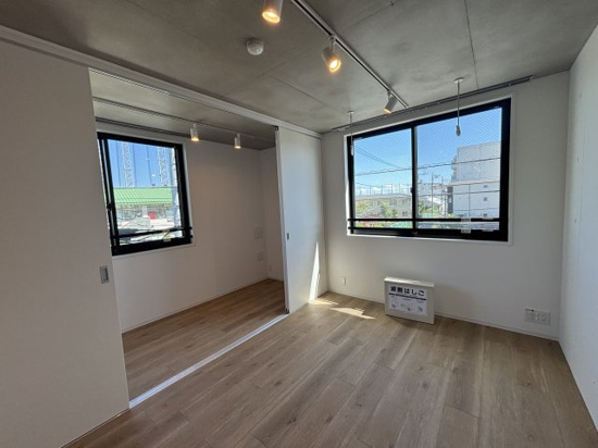 168000