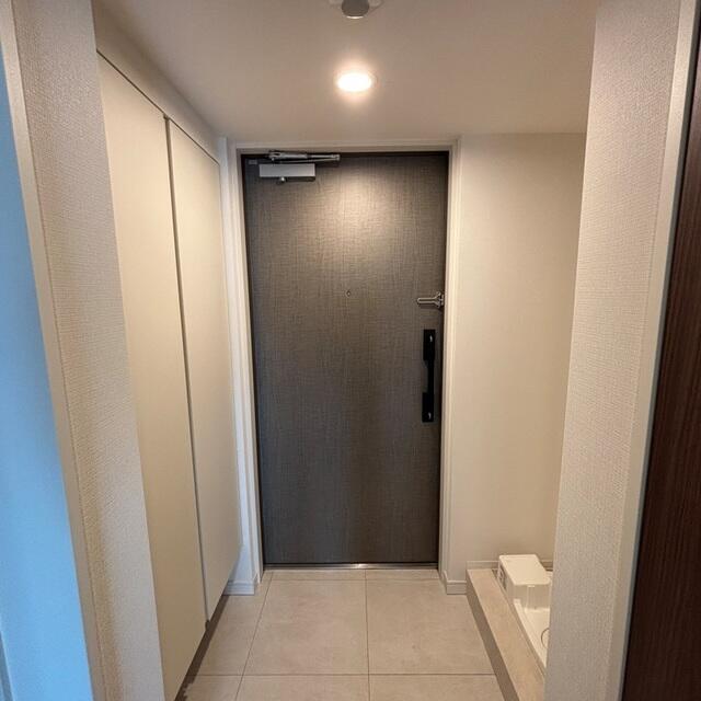 219000