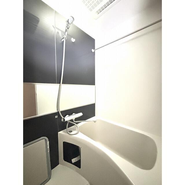 159000