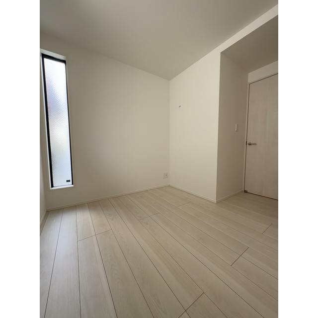 245000