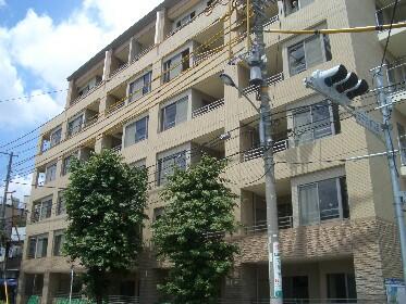 189000