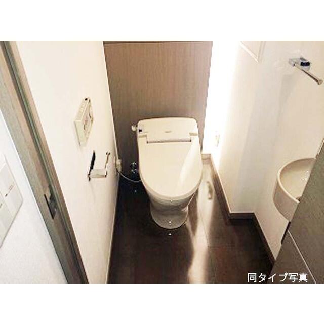 234000