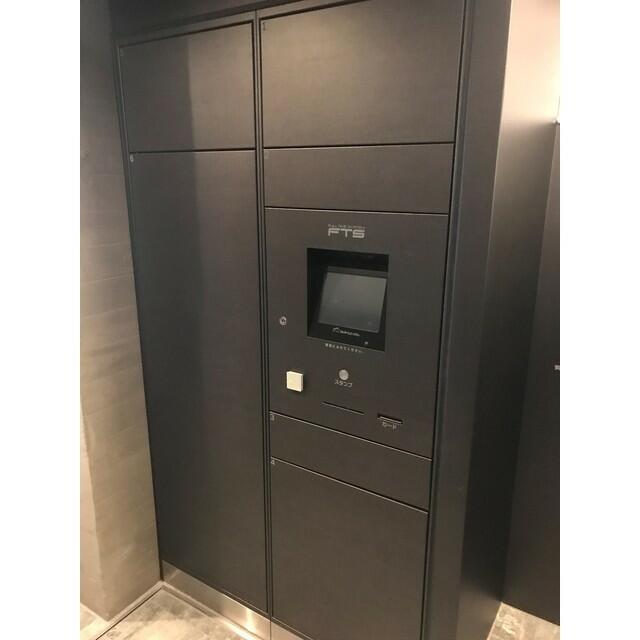 180000
