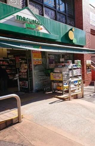 232000