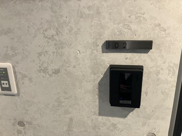 193000