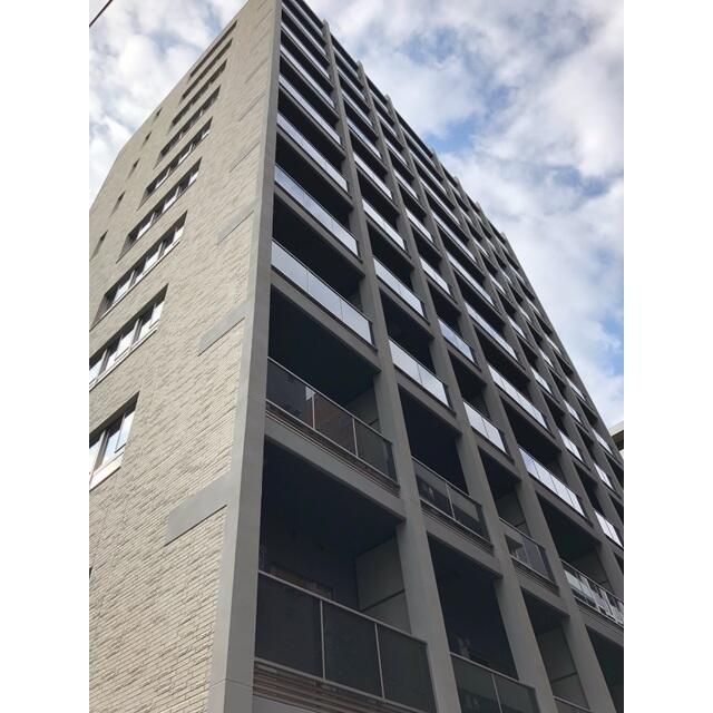 245000