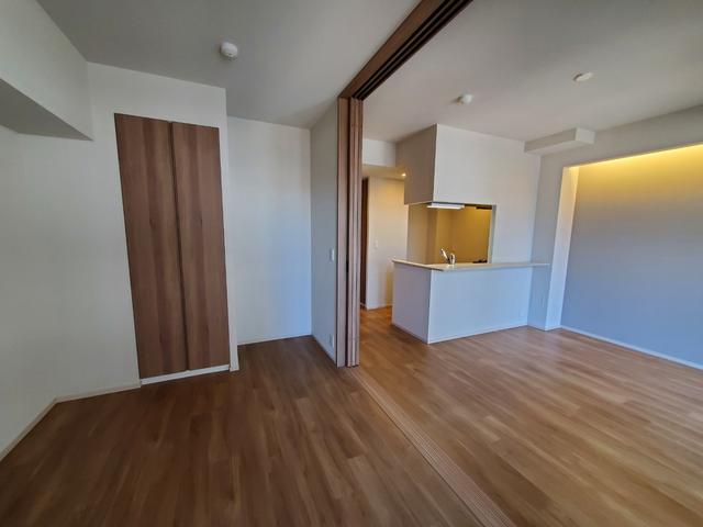 247000