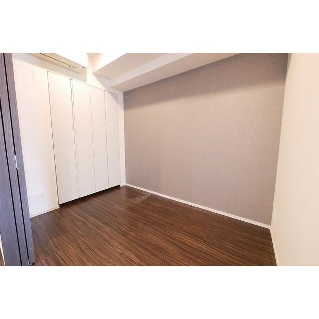 265000