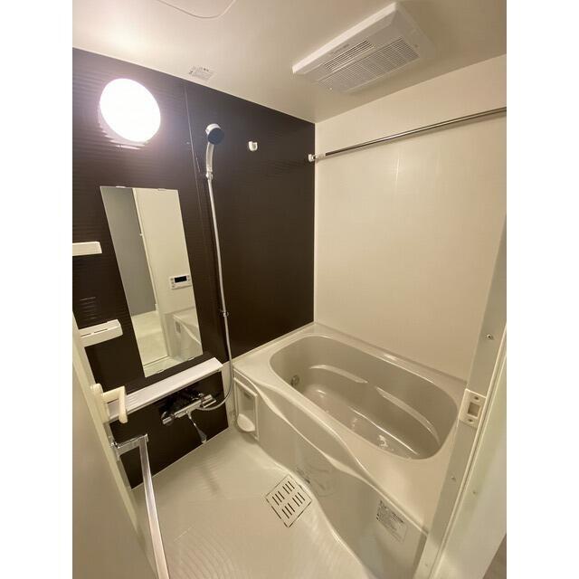 185000