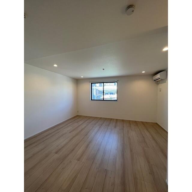 215000