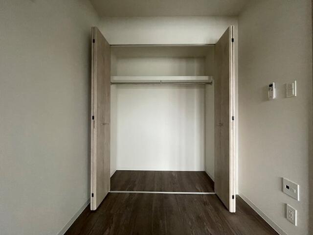 255000