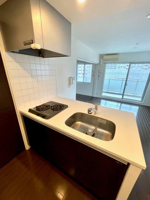 210000