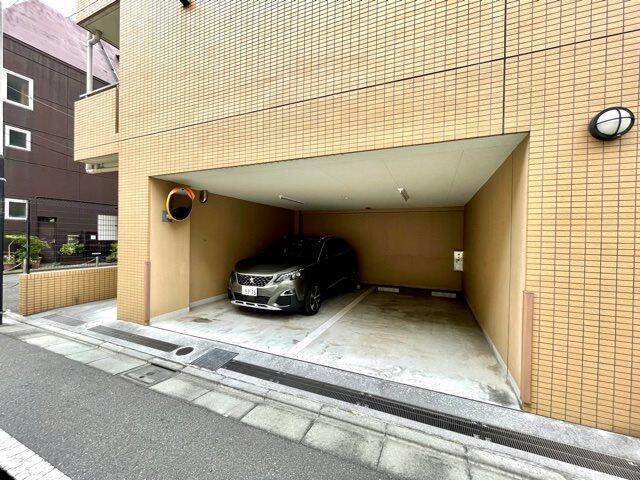 270000