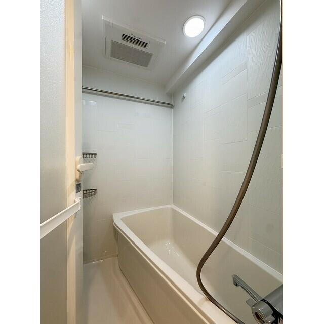 166000