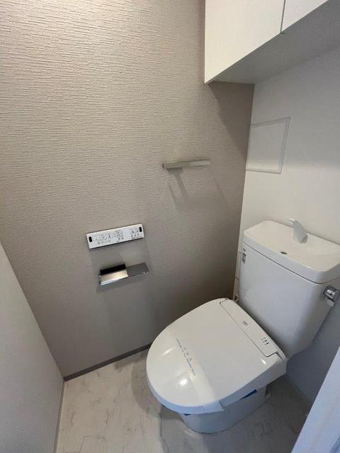 203000