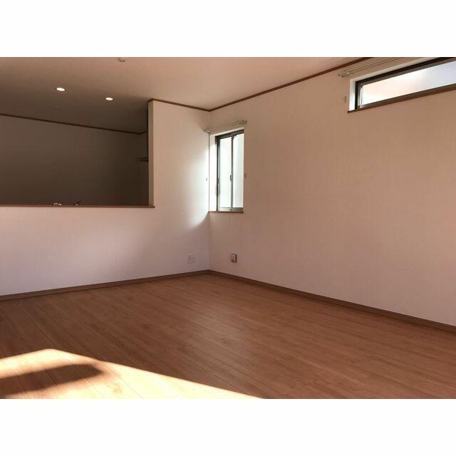 229000