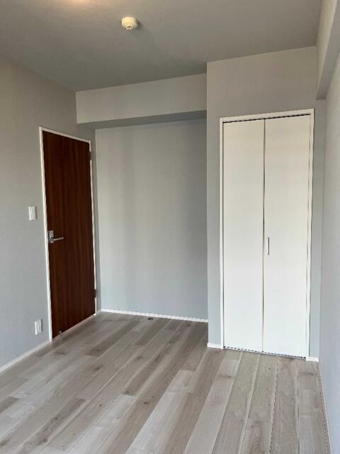 229000