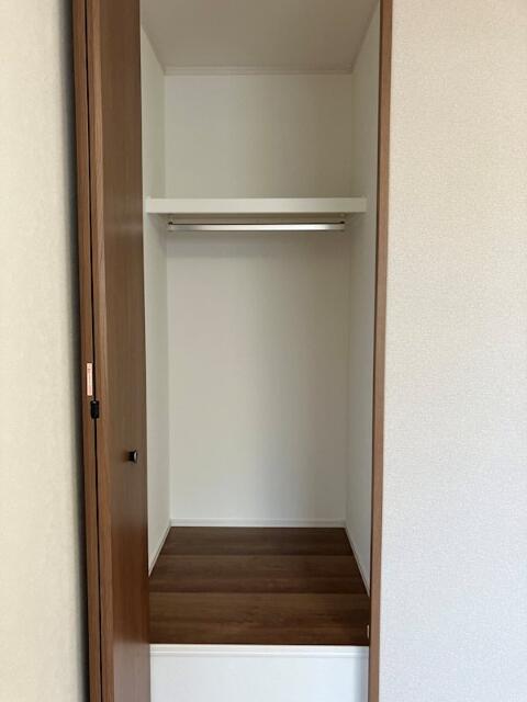272500