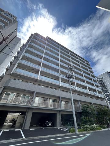 235000