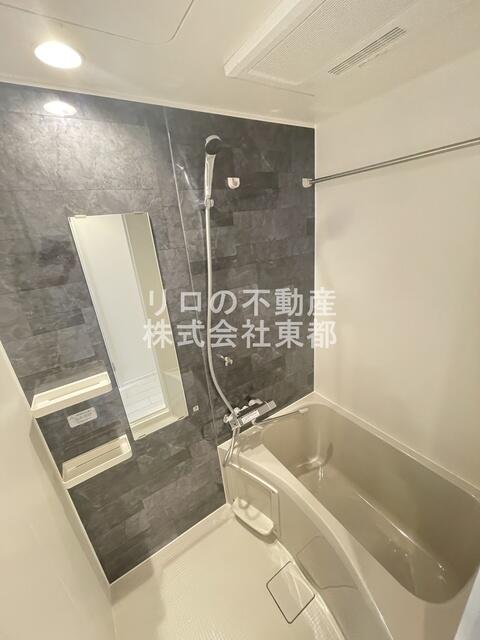 163000