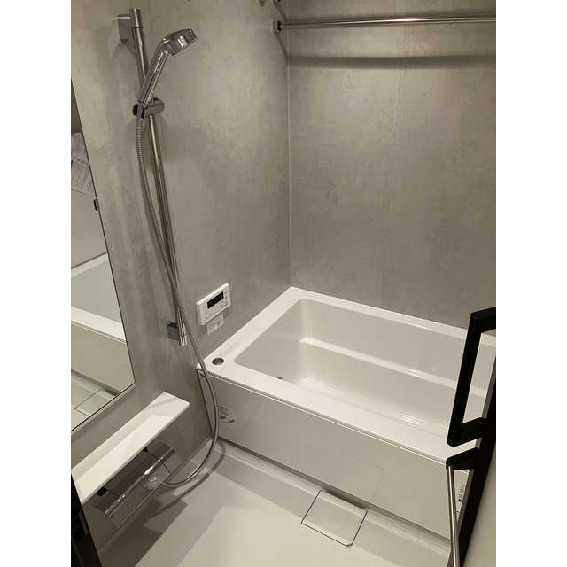 315000
