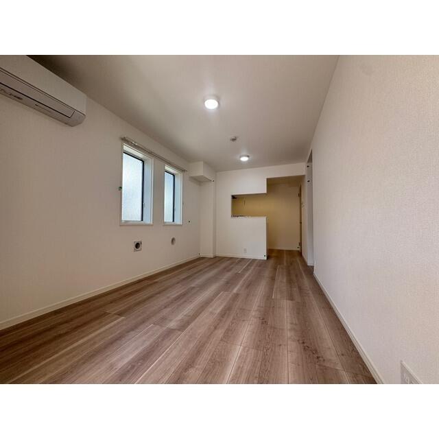 223000
